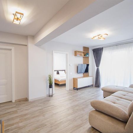 Ferienwohnung Creamy Wood Haven Oradea Exterior foto