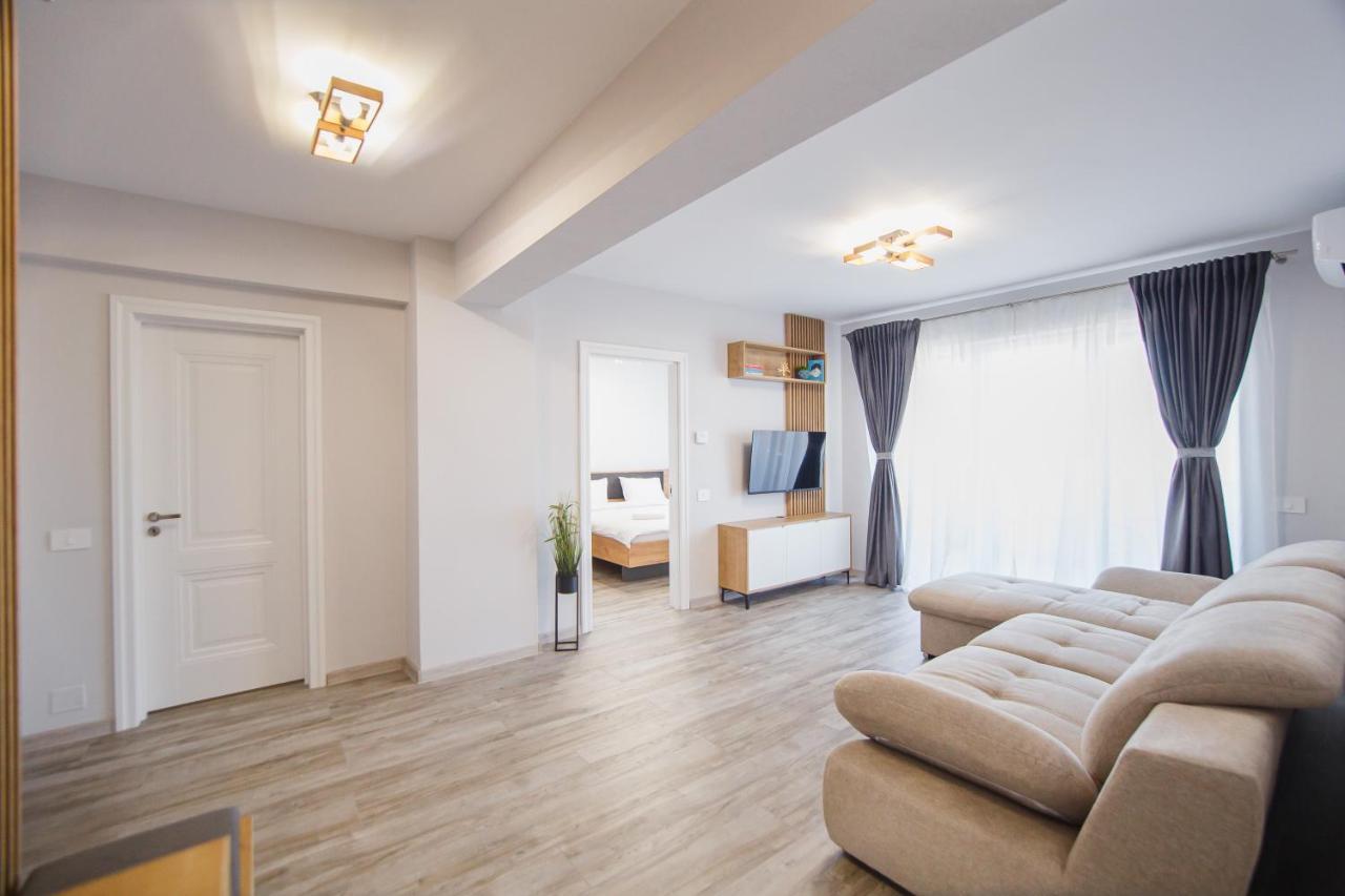 Ferienwohnung Creamy Wood Haven Oradea Exterior foto