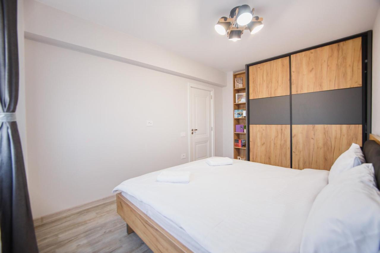 Ferienwohnung Creamy Wood Haven Oradea Exterior foto