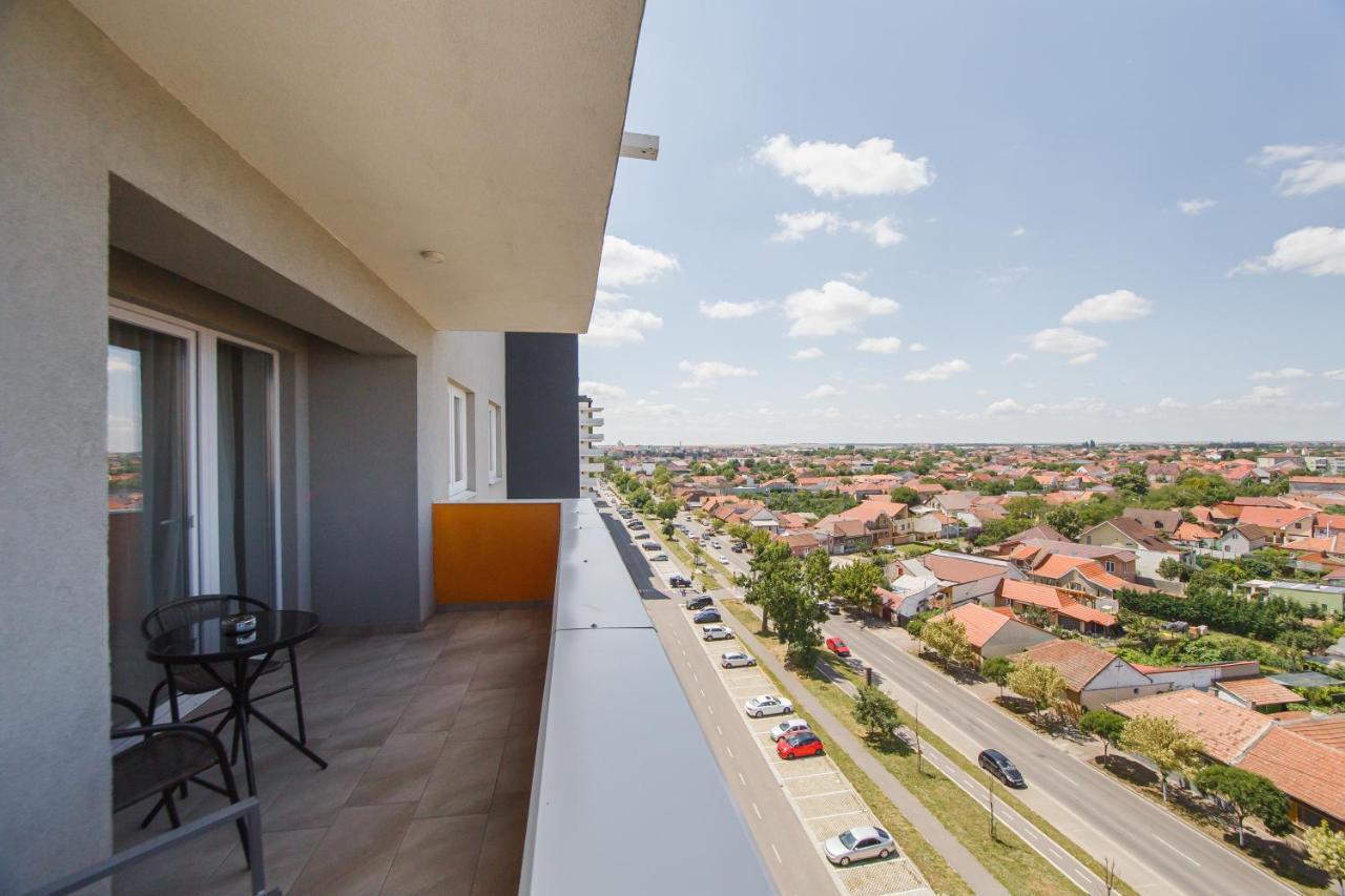 Ferienwohnung Creamy Wood Haven Oradea Exterior foto