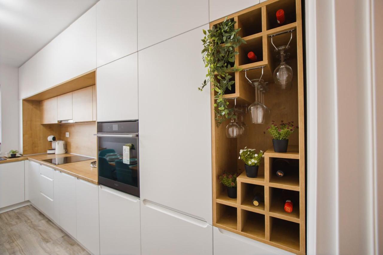 Ferienwohnung Creamy Wood Haven Oradea Exterior foto