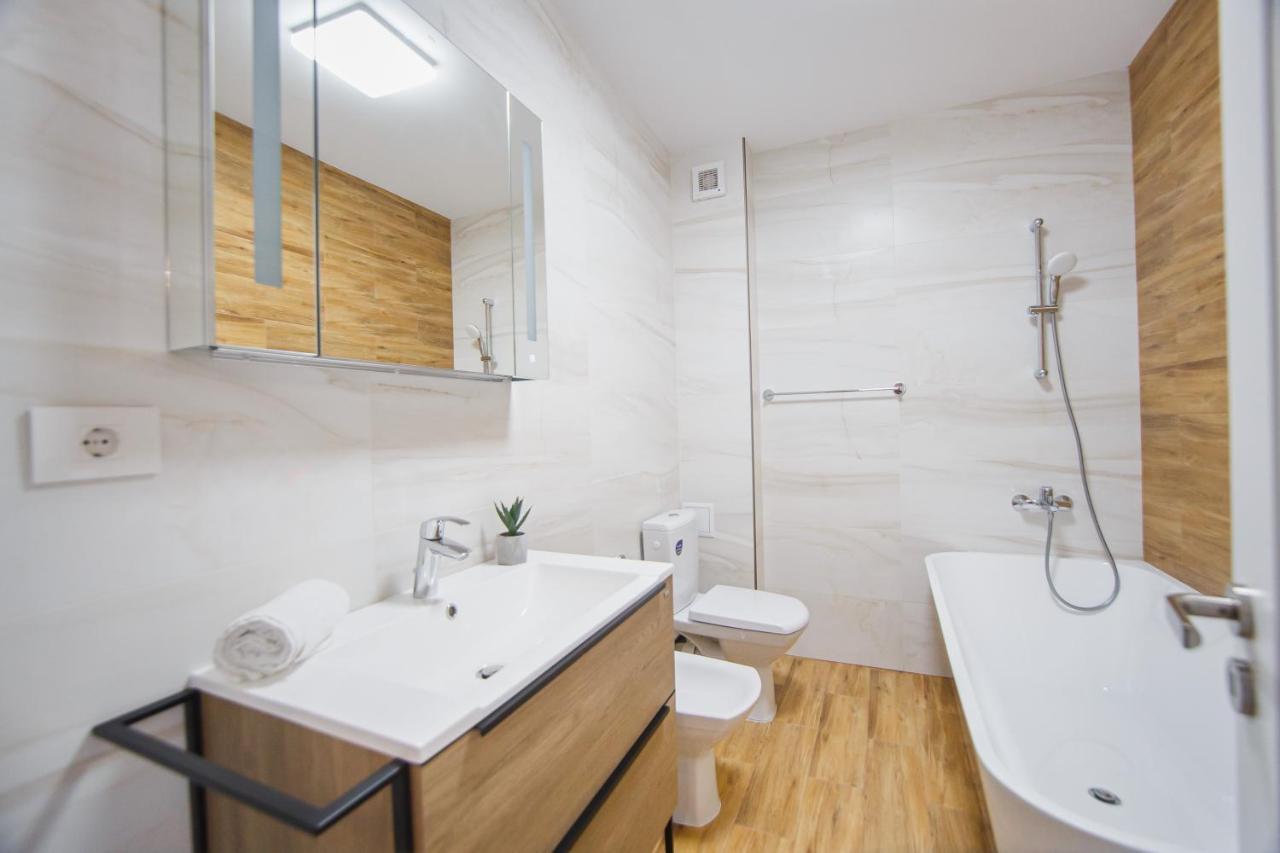 Ferienwohnung Creamy Wood Haven Oradea Exterior foto